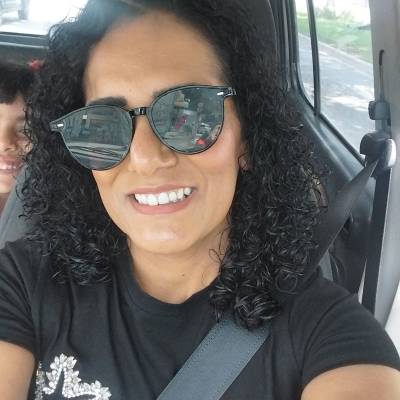 Elisângela Amaral Oliveira